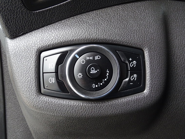 Vehicle Image 32