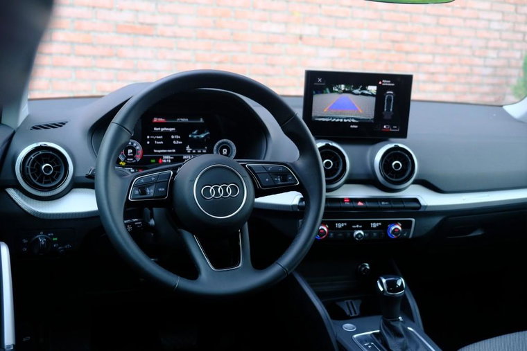 Vehicle Image 13