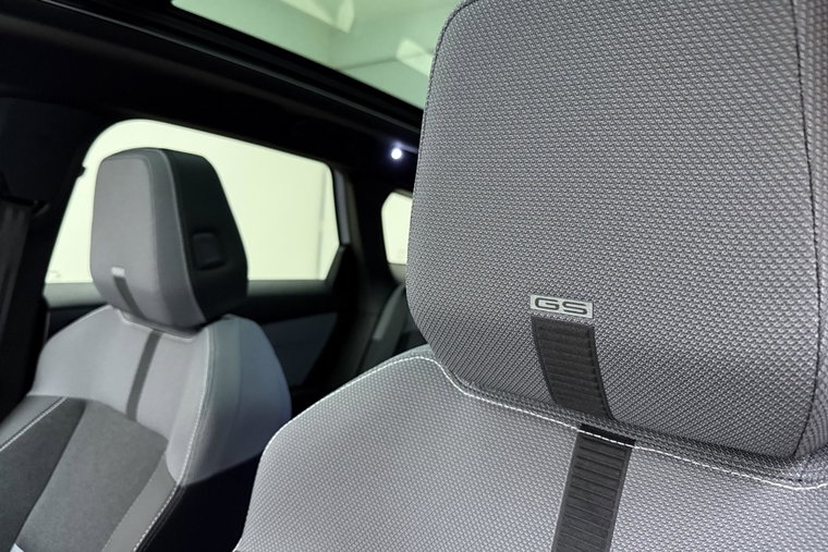 Vehicle Image 23