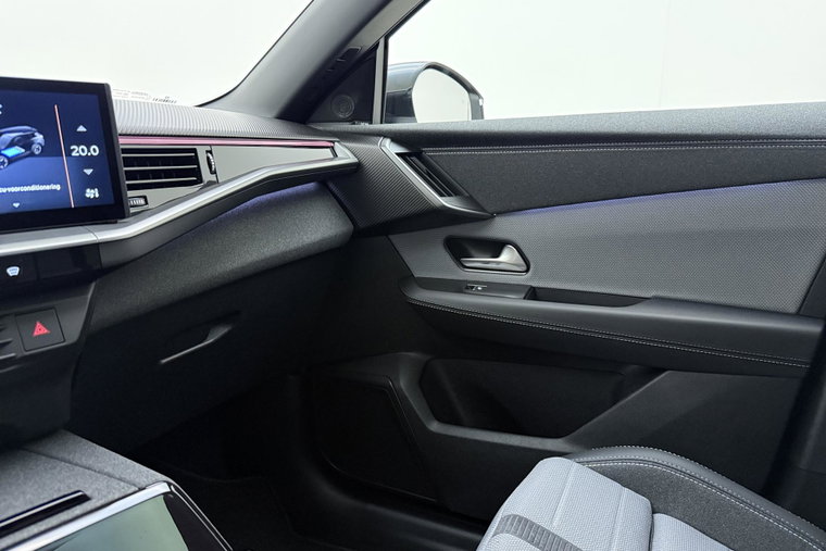 Vehicle Image 37