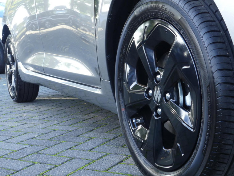 Vehicle Image 15