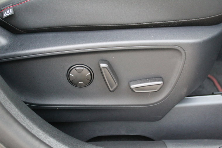Vehicle Image 26