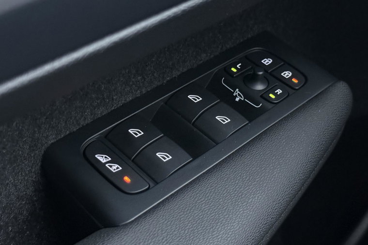 Vehicle Image 40