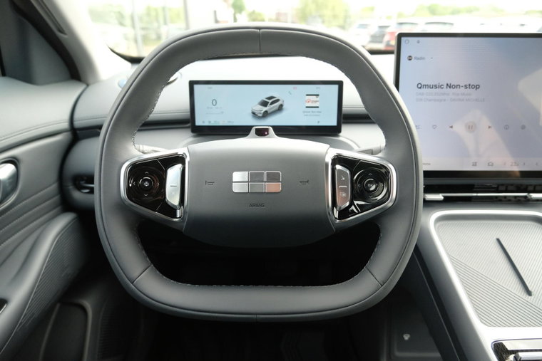 Vehicle Image 13