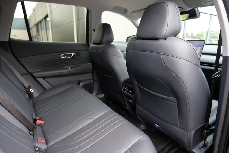 Vehicle Image 11