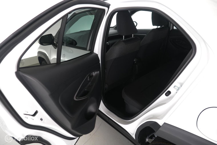 Vehicle Image 16