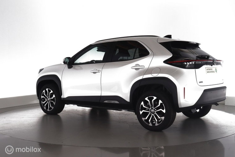 Vehicle Image 6