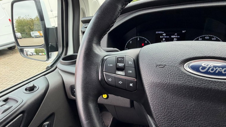 Vehicle Image 24