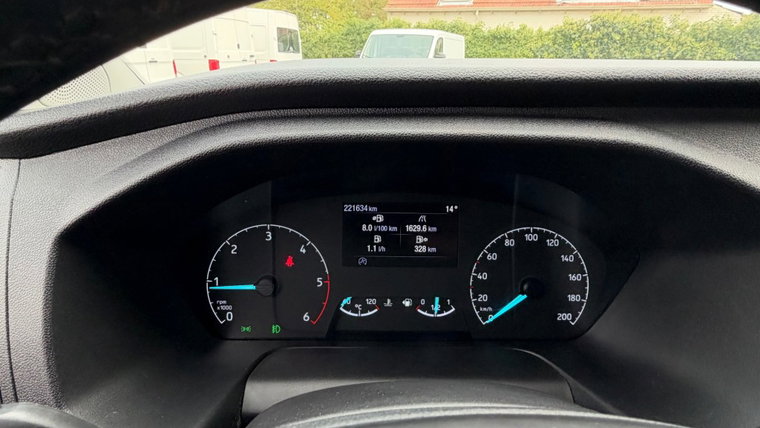Vehicle Image 25