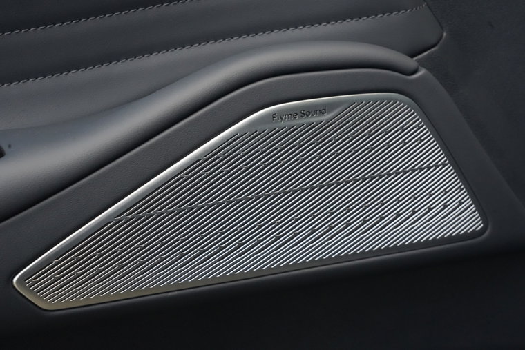 Vehicle Image 30