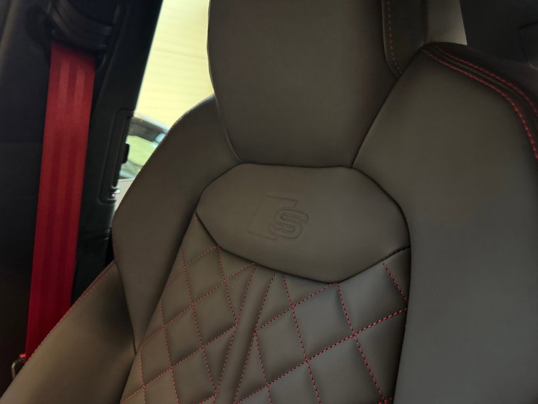 Vehicle Image 43