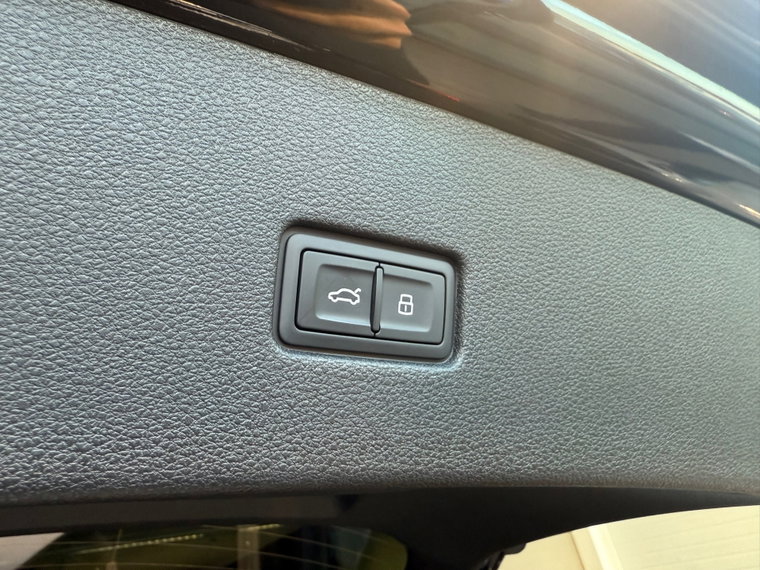 Vehicle Image 48