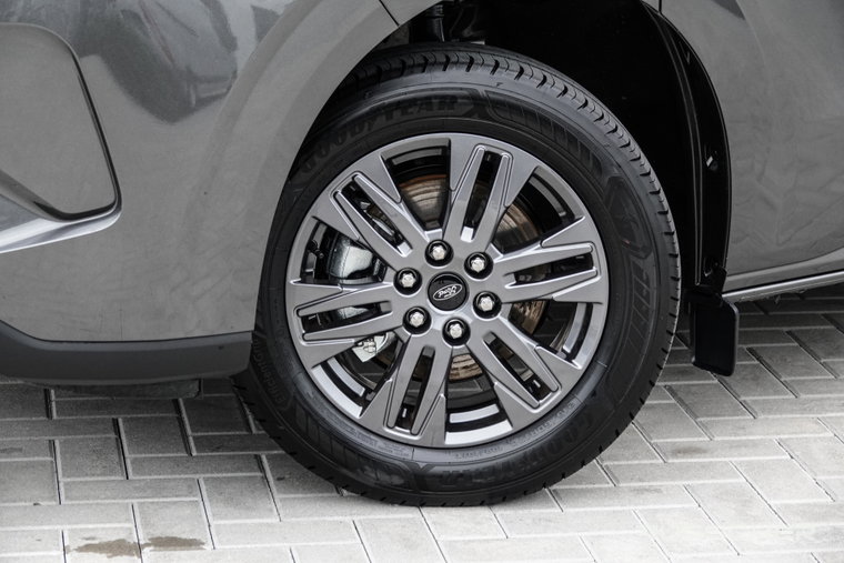 Vehicle Image 8