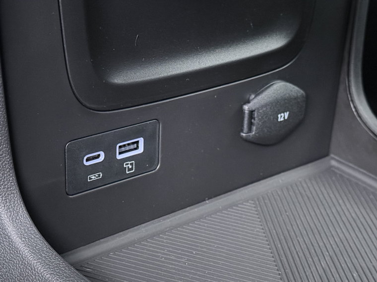 Vehicle Image 32