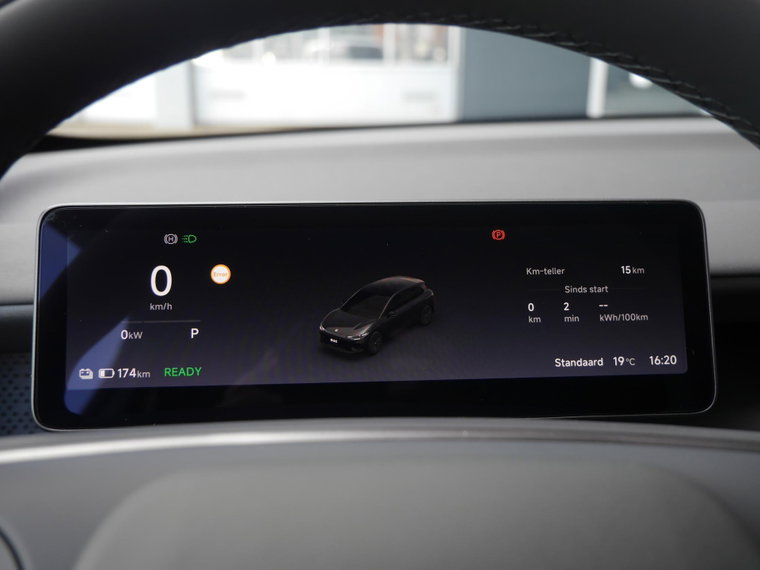 Vehicle Image 18