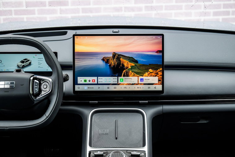Vehicle Image 12