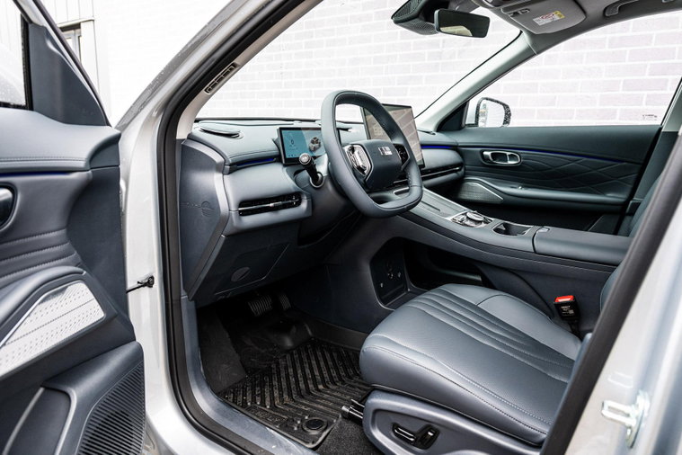 Vehicle Image 18