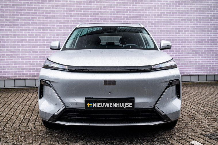 Vehicle Image 9