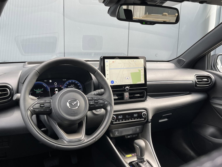 Vehicle Image 12