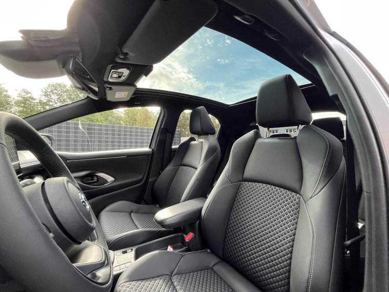 Vehicle Image 13