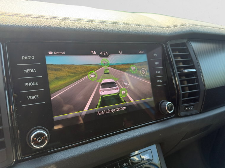 Vehicle Image 12