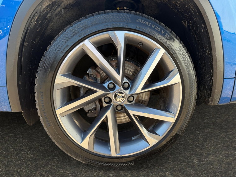 Vehicle Image 25