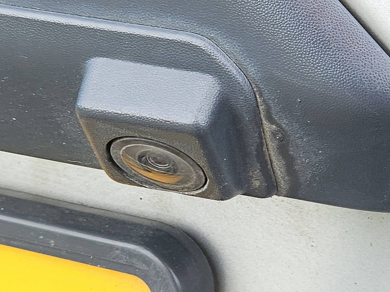 Vehicle Image 17