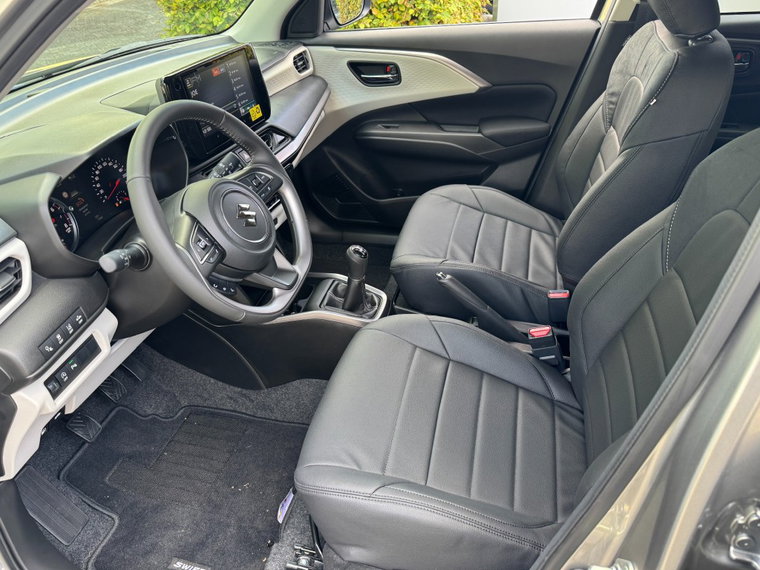 Vehicle Image 18