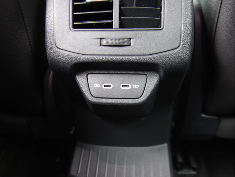 Vehicle Image 41