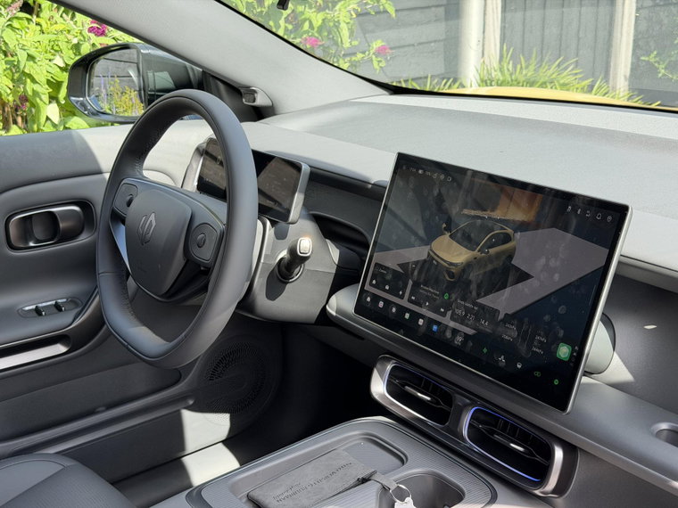 Vehicle Image 14