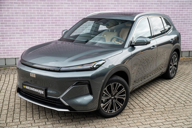 Vehicle Image 13