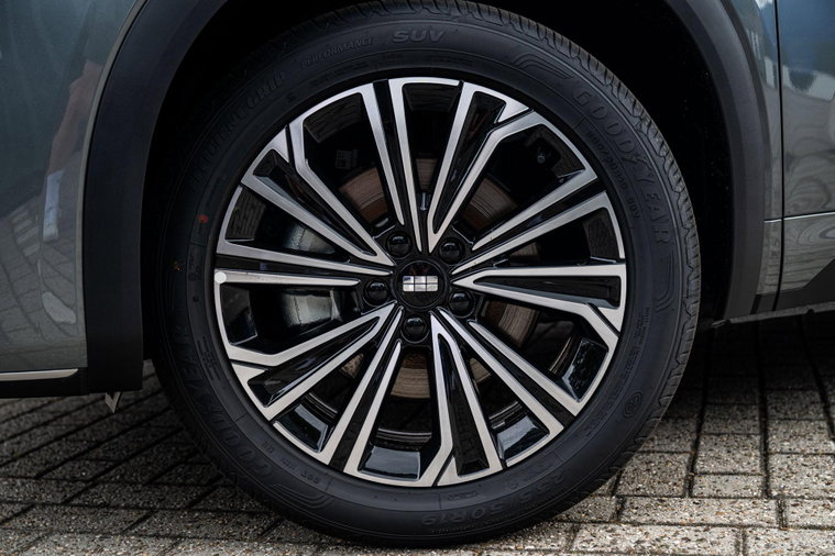 Vehicle Image 7