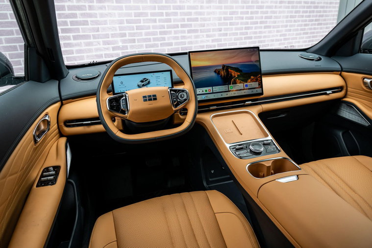 Vehicle Image 11