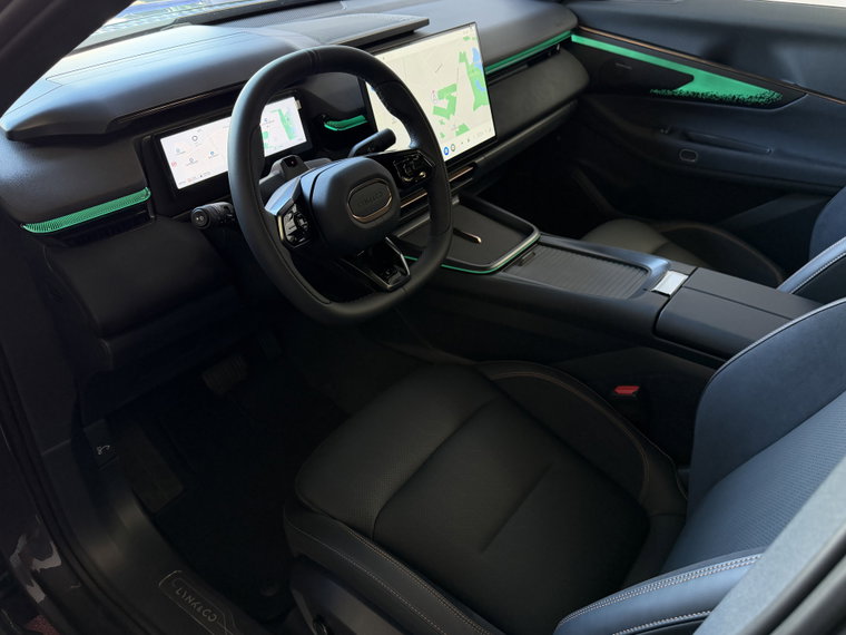 Vehicle Image 10