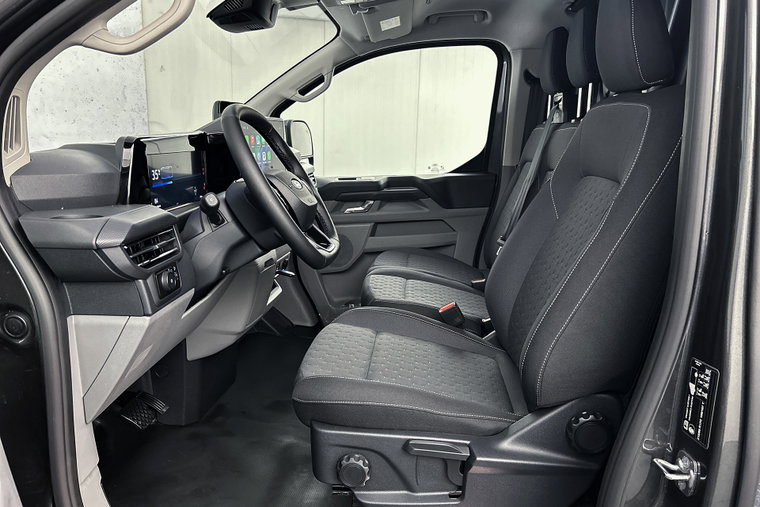 Vehicle Image 21