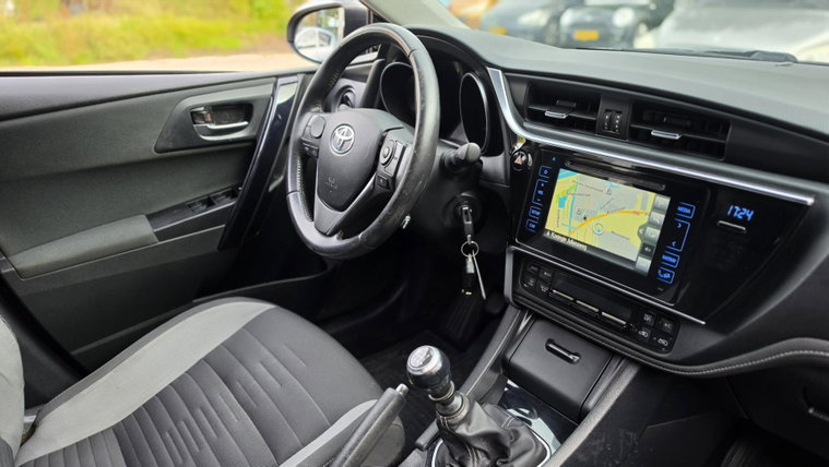Vehicle Image 13