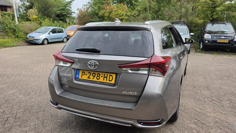 Vehicle Image 8