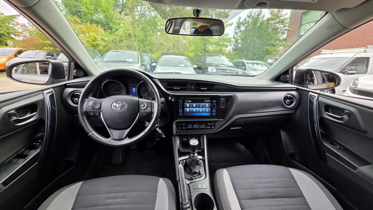 Vehicle Image 11