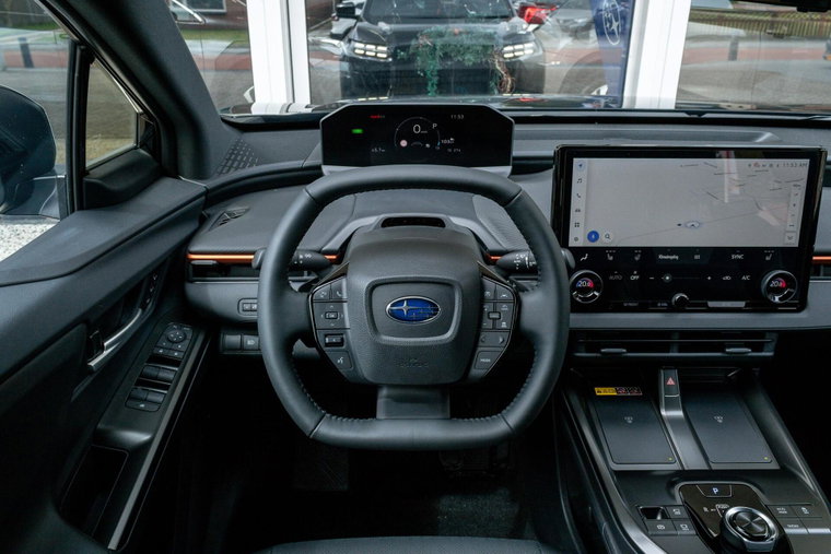Vehicle Image 15