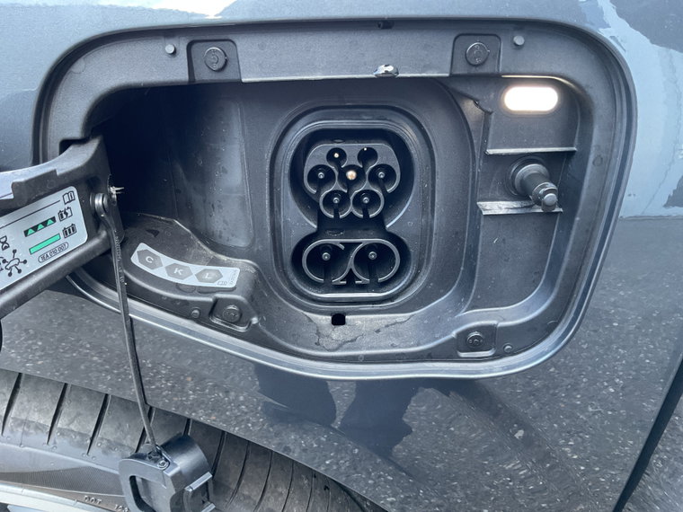 Vehicle Image 21