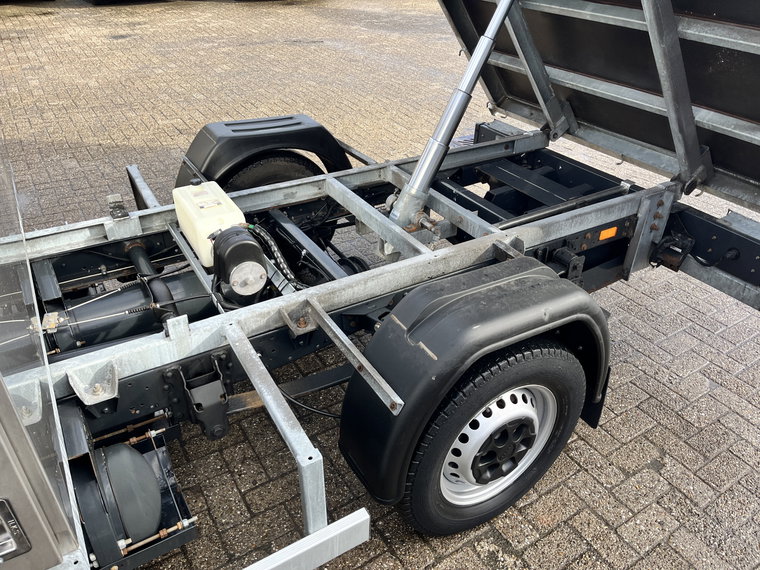 Vehicle Image 26