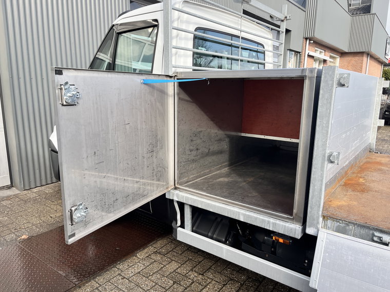 Vehicle Image 33