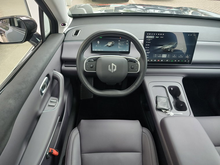 Vehicle Image 13