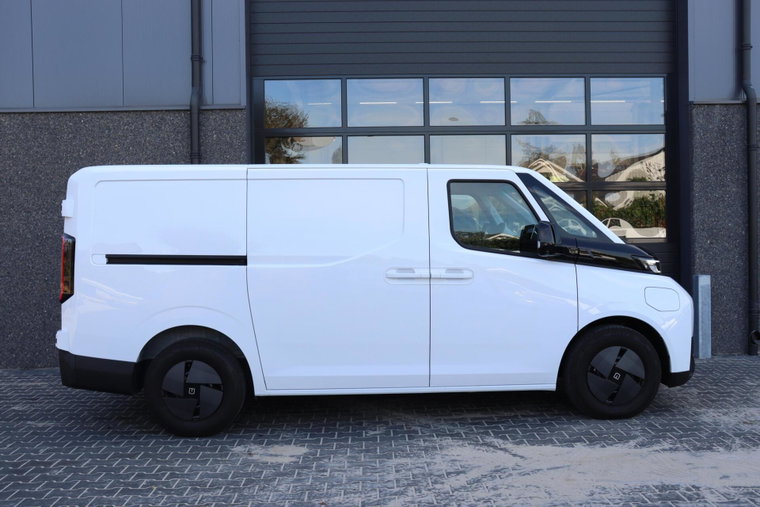 Vehicle Image 13