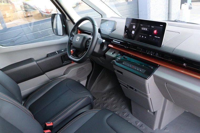 Vehicle Image 19
