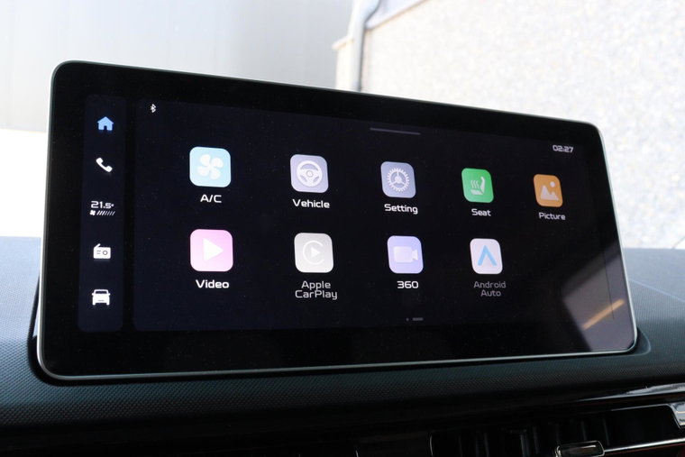 Vehicle Image 6
