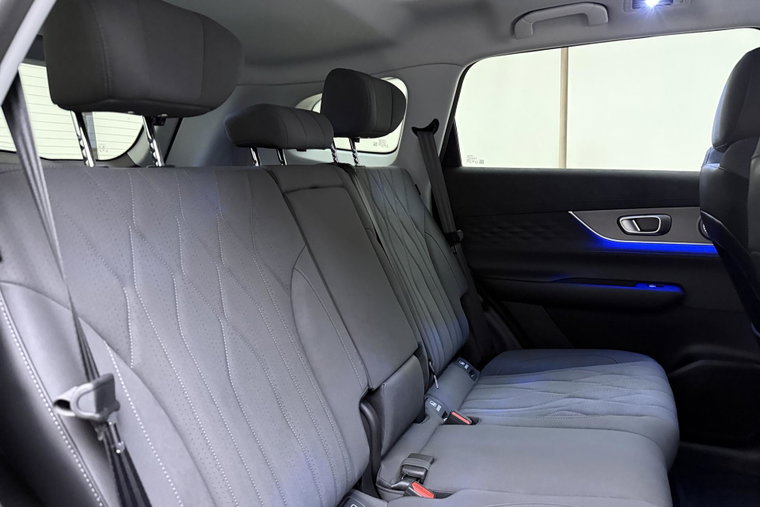 Vehicle Image 19