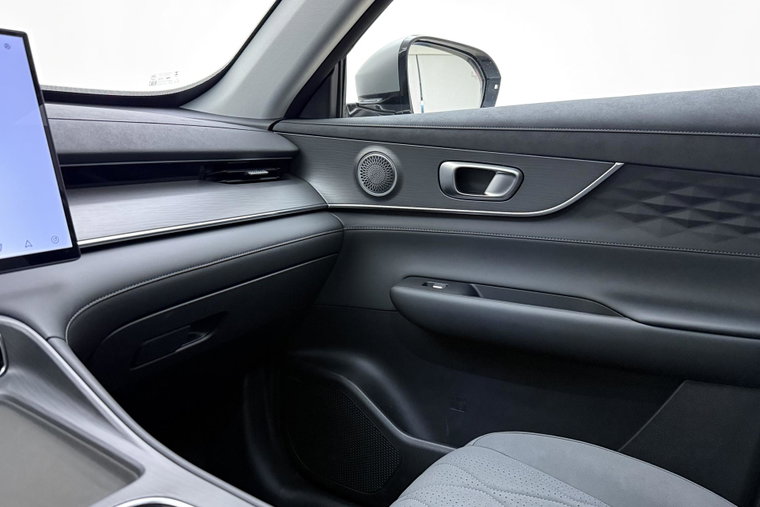 Vehicle Image 36