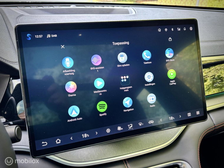 Vehicle Image 13