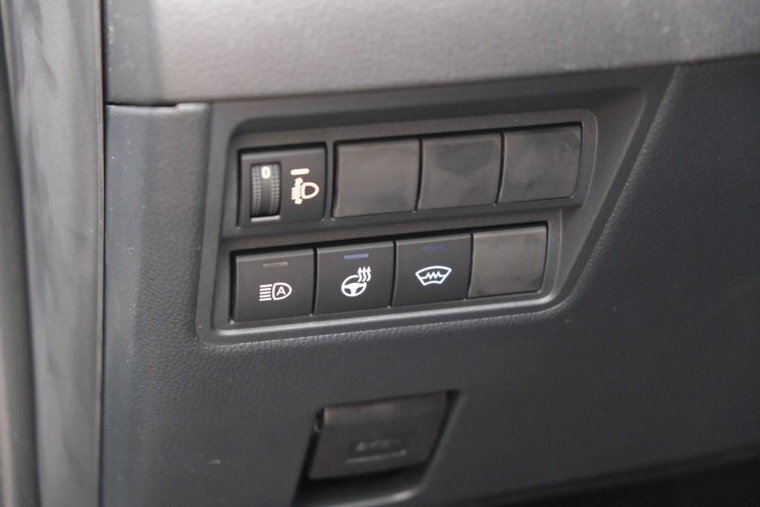 Vehicle Image 24